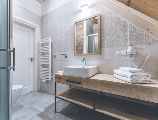 Łubinowe Wzgórze – Ajurwedyjski Resort & Holistyczne Wellness | Wioska Zdrowia